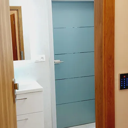 Hluchá Bašta S Vnitřním Bazénem *