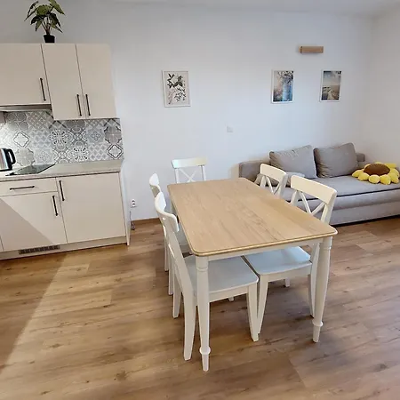 Apartment Hlucha Basta S Vnitrnim Bazenem