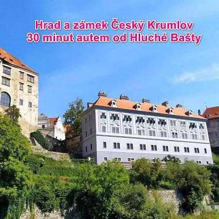 Hluchá Bašta S Vnitřním Bazénem *