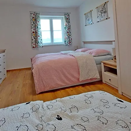 Hluchá Bašta S Vnitřním Bazénem *