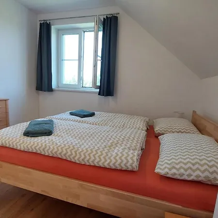 Hlucha Basta S Vnitrnim Bazenem Apartment