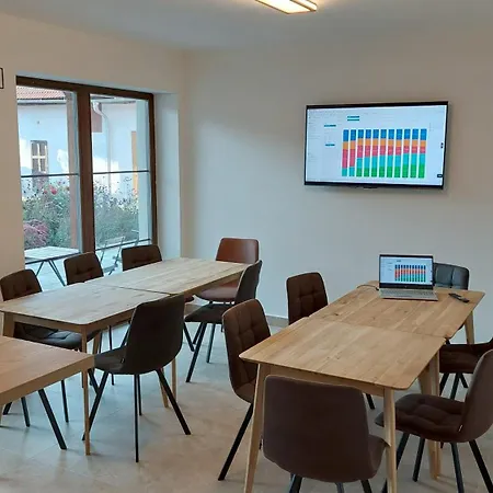 Apartment Hlucha Basta S Vnitrnim Bazenem Ceske Budejovice