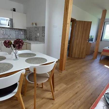 Appartamento Hluchá Bašta S Vnitřním Bazénem