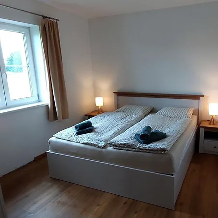 Hlucha Basta S Vnitrnim Bazenem Apartment *