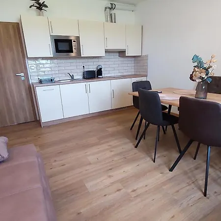 Apartment Hlucha Basta S Vnitrnim Bazenem *