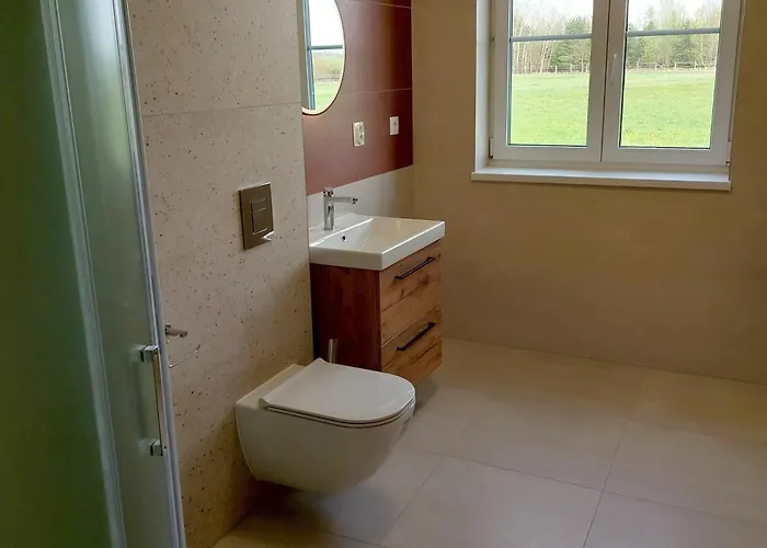 아파트 Hlucha Basta S Vnitrnim Bazenem *