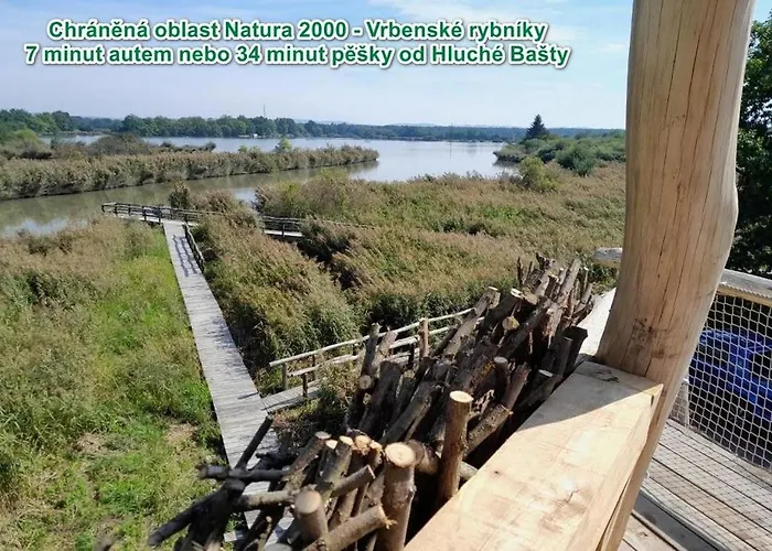 Hlucha Basta S Vnitrnim Bazenem شقة