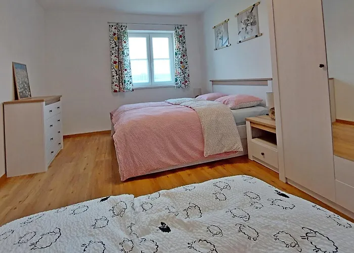 Hlucha Basta S Vnitrnim Bazenem *