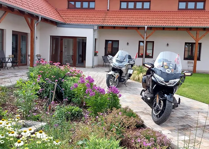 شقة Hlucha Basta S Vnitrnim Bazenem تشيسكي بوديوفيتسه