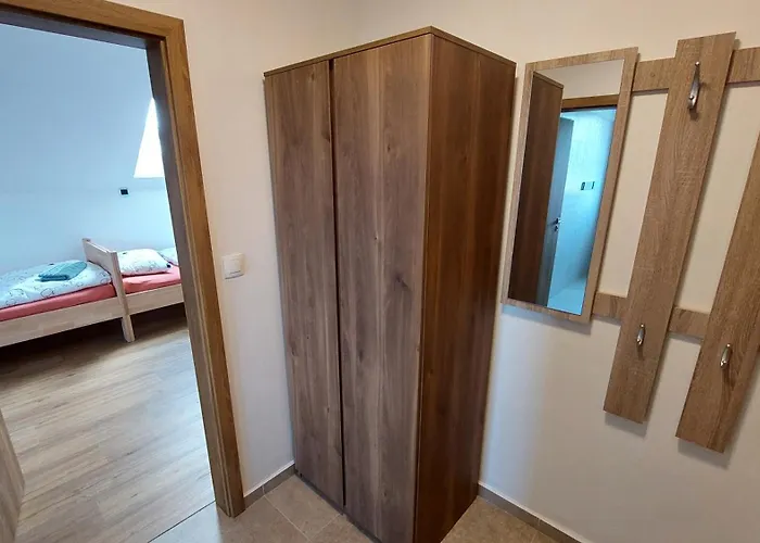 Hlucha Basta S Vnitrnim Bazenem 체스케부데요비체