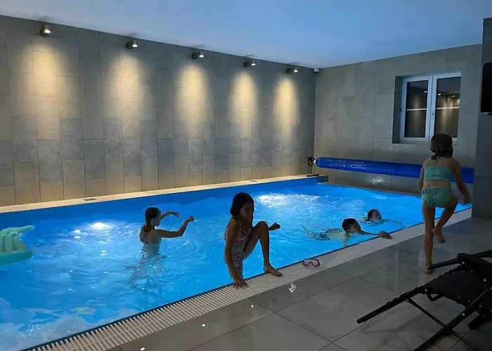 Hlucha Basta S Vnitrnim Bazenem