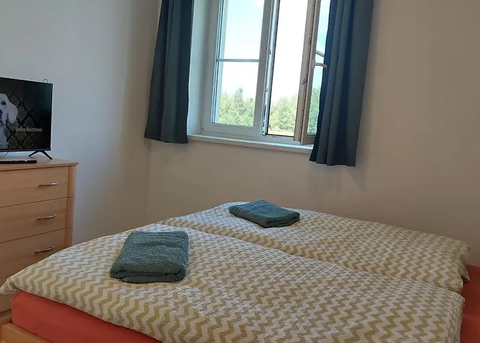 Hlucha Basta S Vnitrnim Bazenem